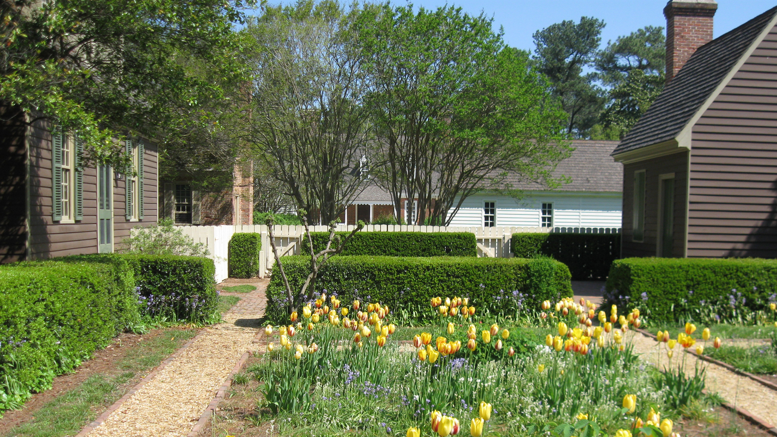 Williamsburg Village